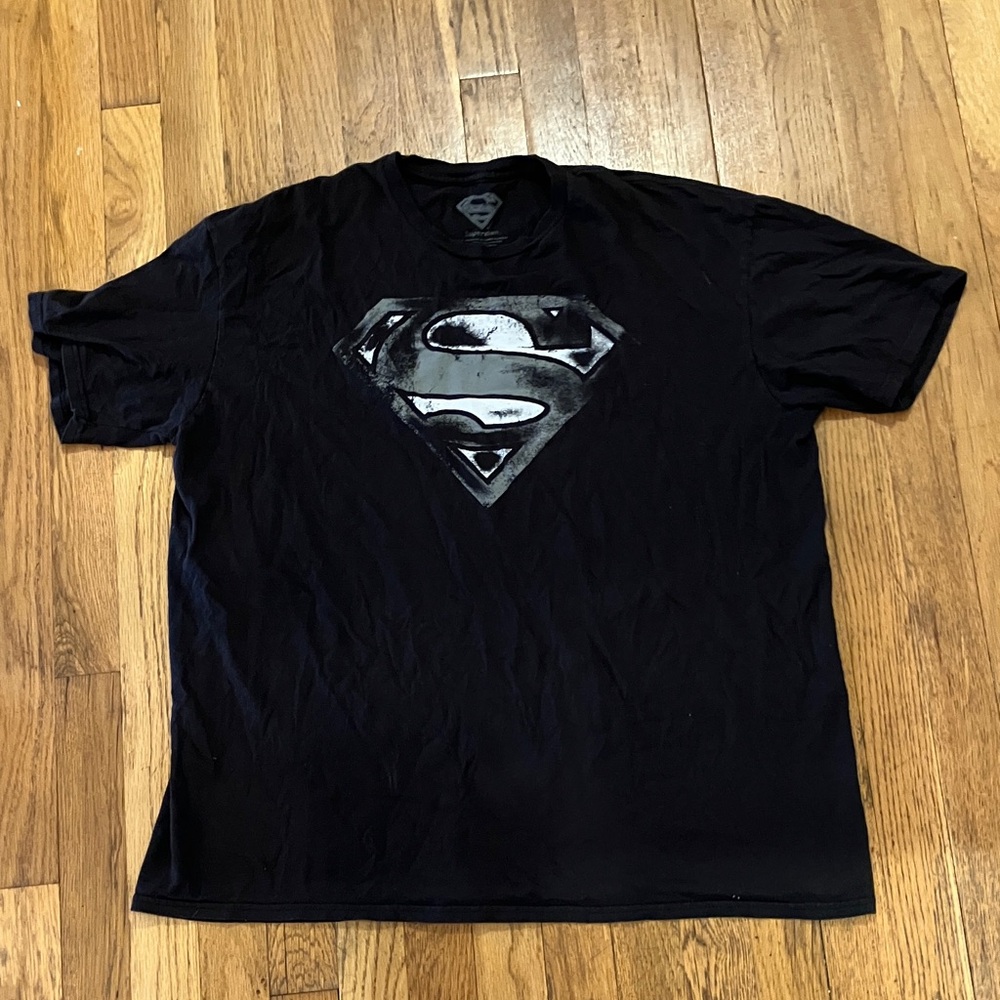 Superman black and grey logo men’s graphic tee size 2xl